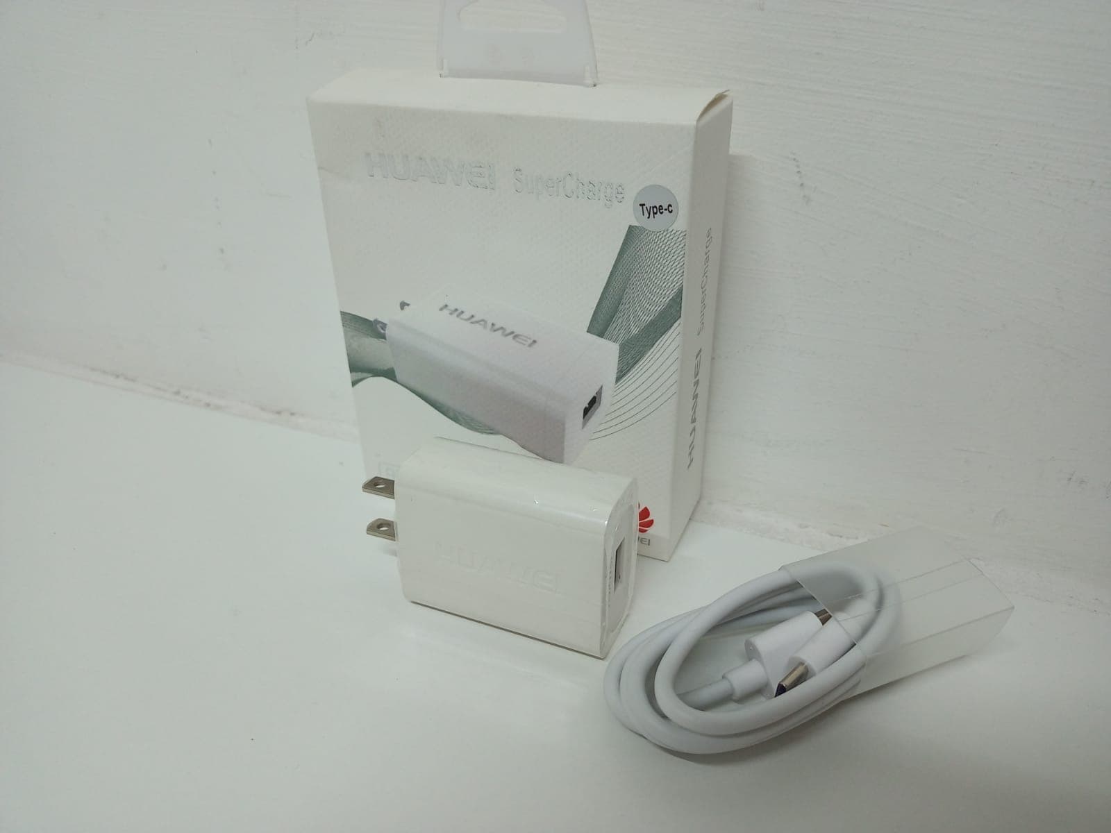 HUAWEI CARGADOR ALÁMBRICO SUPER CHARGE USB- C