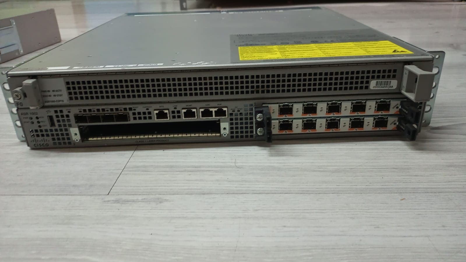 CISCO ROUTER ASR 1002-10G/K9 CON 1 SPA-8X1GE-V2 SEMI NUEVO