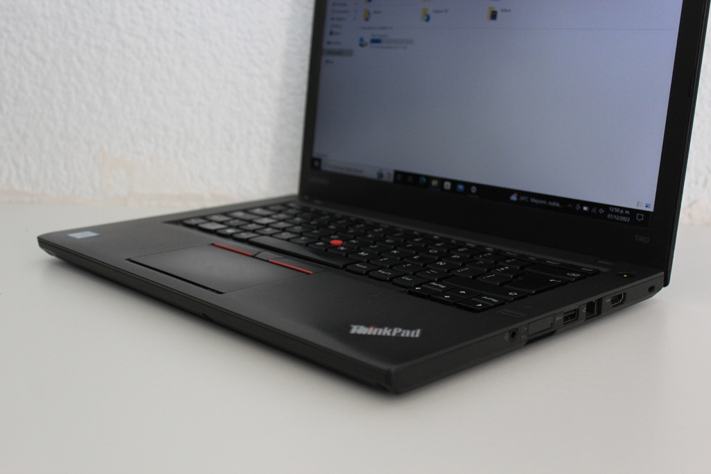 LENOVO LAPTOP THINKPAD T460 SEMI NUEVA