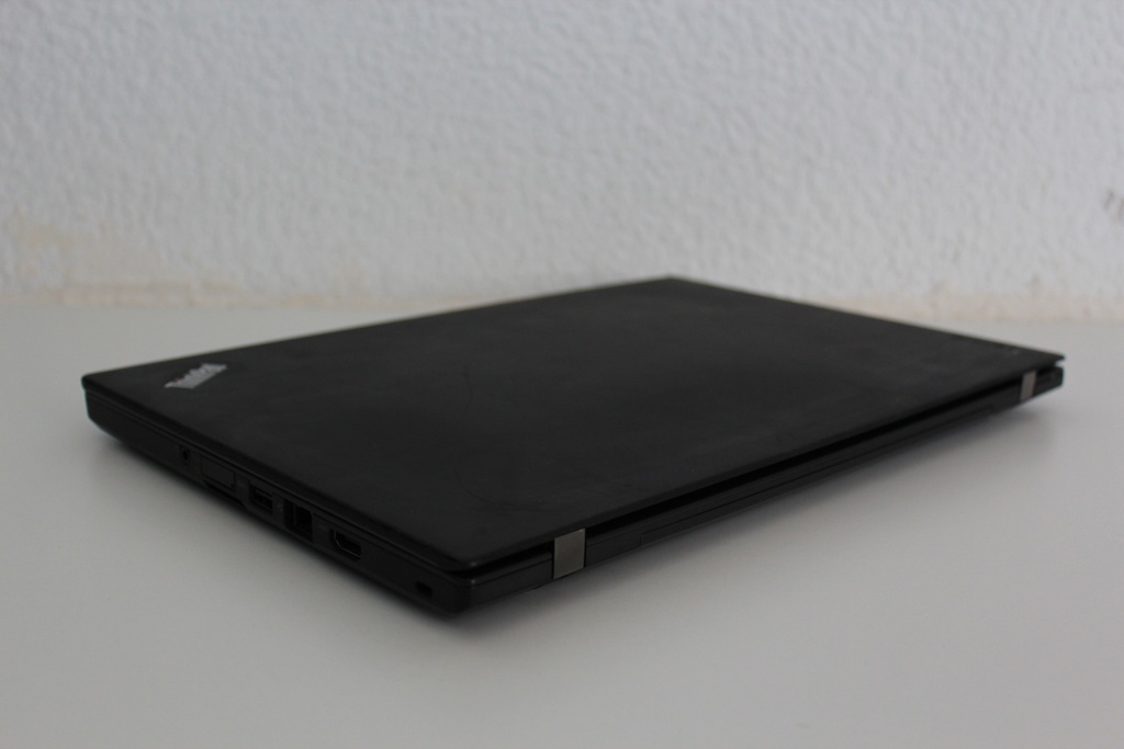 LENOVO LAPTOP THINKPAD T460 SEMI NUEVA