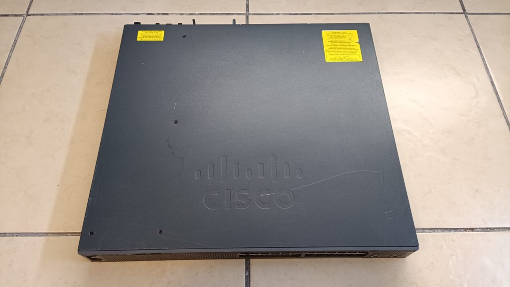 CISCO SWITCH WS-C2960XR-24PD-I SEMI NUEVO