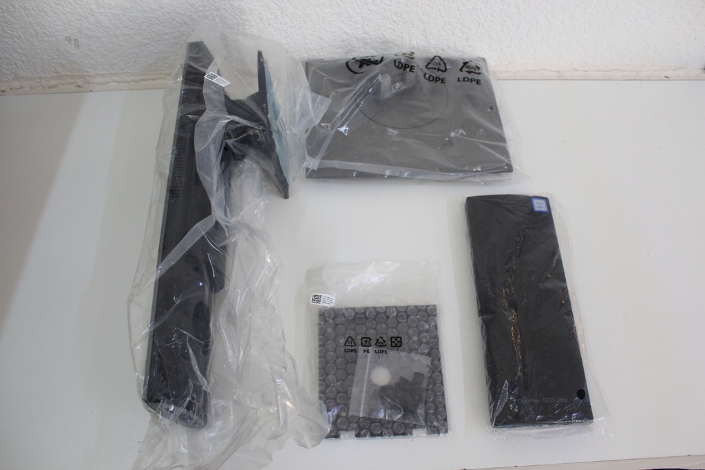DELL DESKTOP OPTIPLEX 7070 ULTRA D13U