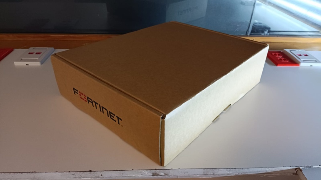 FORTINET FORTI SWITCH 224E NUEVO EN CAJA